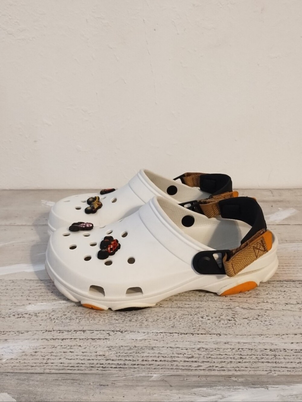 Crocs unisex women's size 8 men's size 6white orange terrain sandals clogs